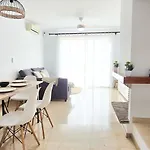 Coqueta Homes アパート